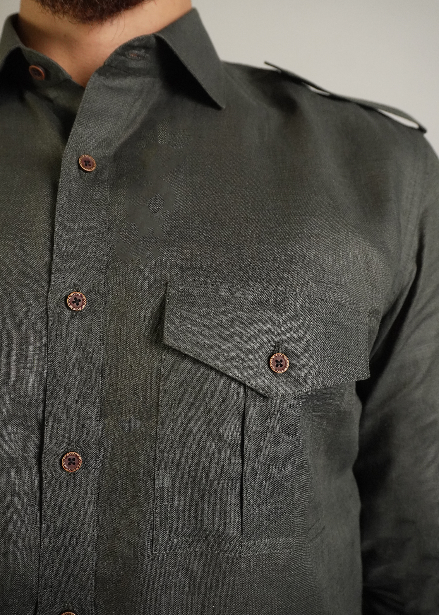 linen green shirt with pockets